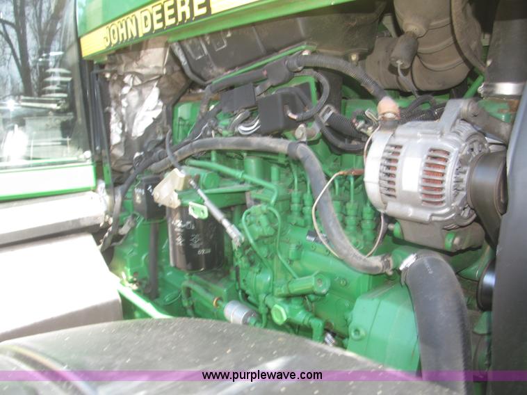 image for item F7337 1998 John Deere 7810 MFWD tractor