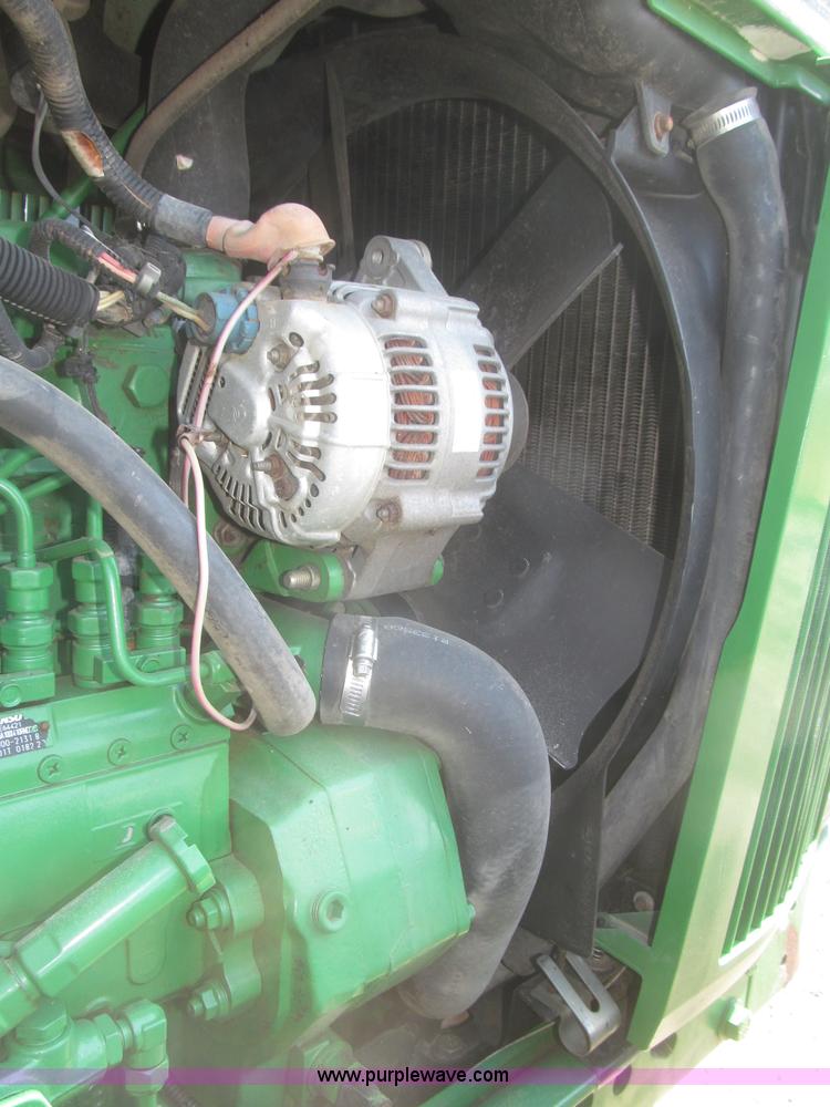 image for item F7337 1998 John Deere 7810 MFWD tractor