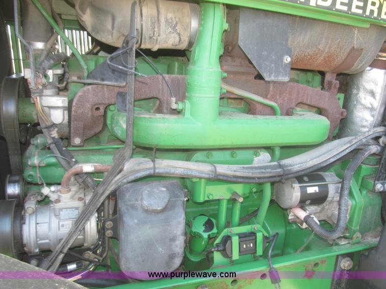 image for item F7337 1998 John Deere 7810 MFWD tractor