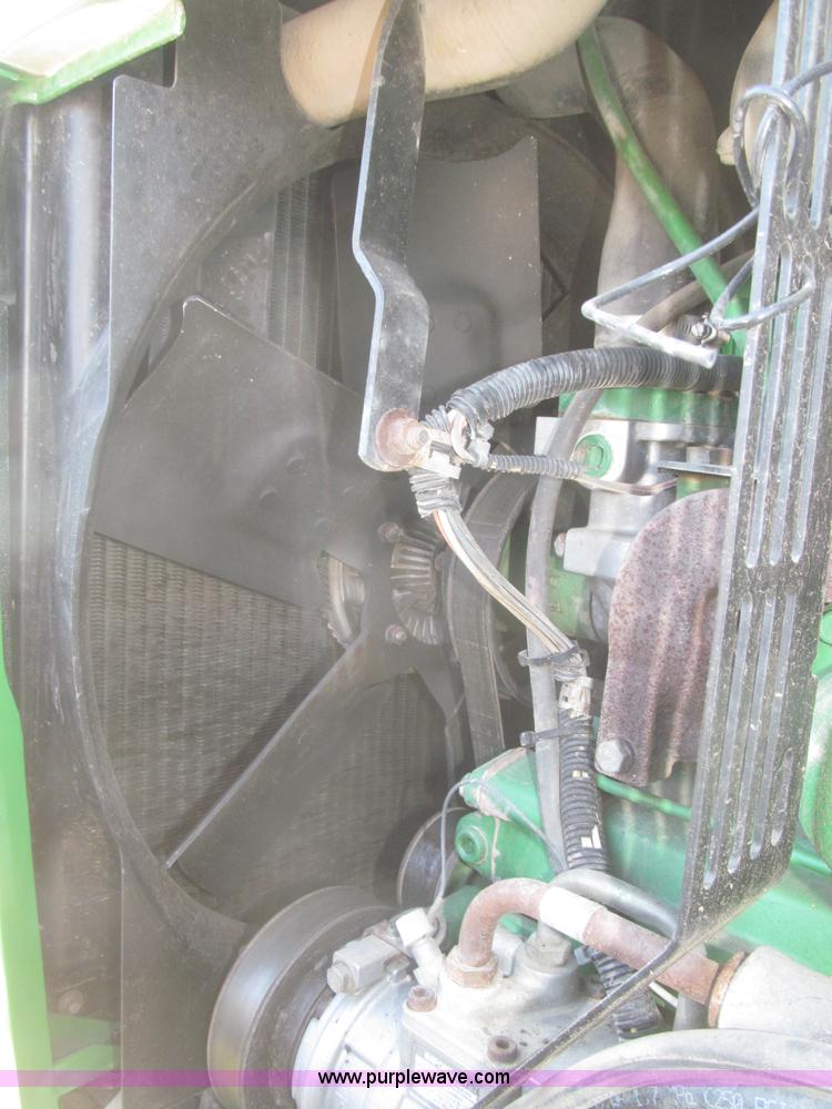 image for item F7337 1998 John Deere 7810 MFWD tractor