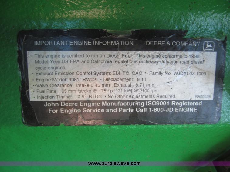 image for item F7337 1998 John Deere 7810 MFWD tractor