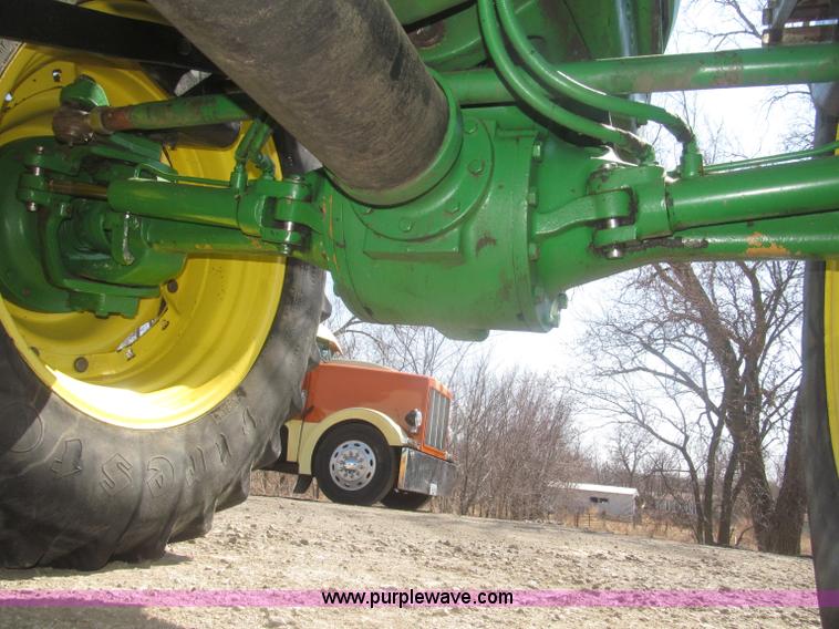 image for item F7337 1998 John Deere 7810 MFWD tractor