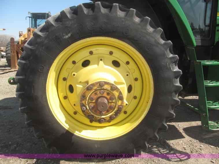 image for item F7337 1998 John Deere 7810 MFWD tractor