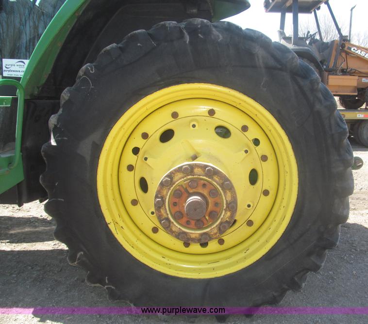 image for item F7337 1998 John Deere 7810 MFWD tractor