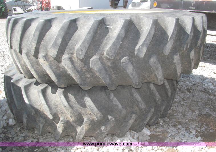 image for item F7337 1998 John Deere 7810 MFWD tractor