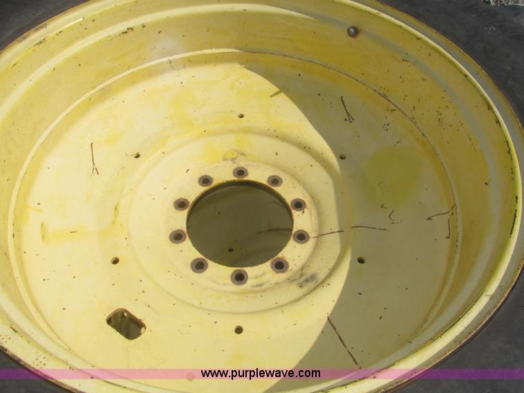 image for item F7337 1998 John Deere 7810 MFWD tractor