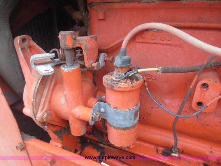 image for item F8214 1964 Allis Chalmers D19 tractor