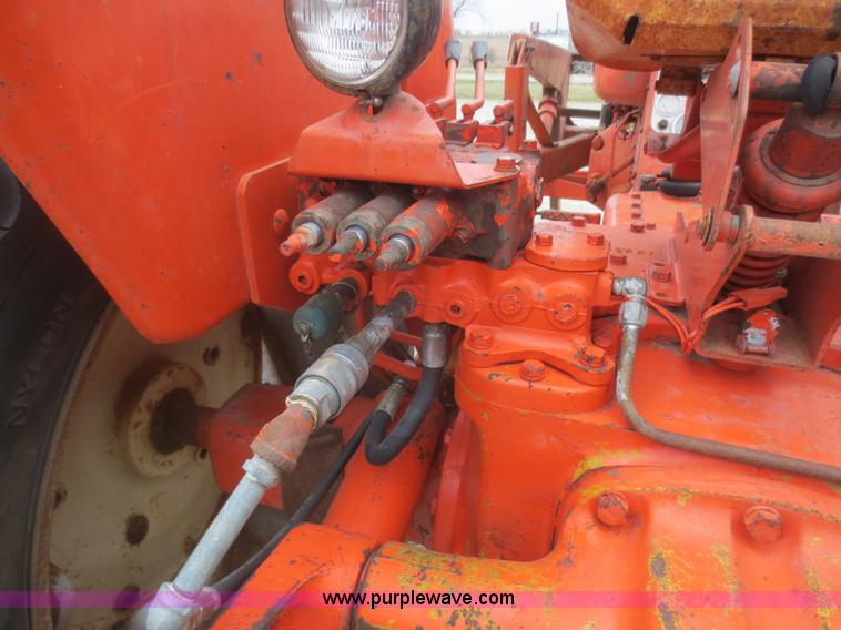 image for item F8214 1964 Allis Chalmers D19 tractor