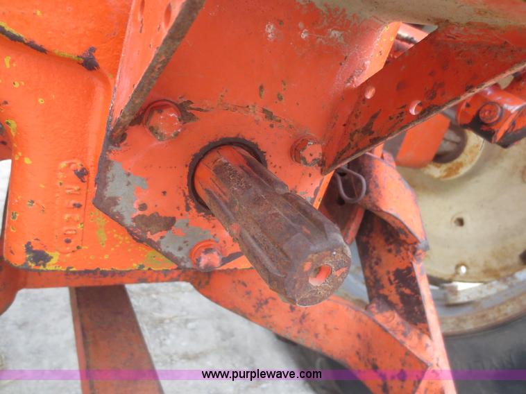 image for item F8214 1964 Allis Chalmers D19 tractor