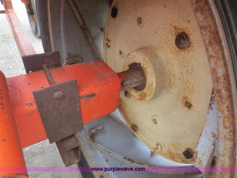 image for item F8214 1964 Allis Chalmers D19 tractor