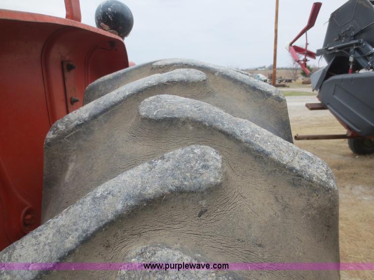 image for item F8214 1964 Allis Chalmers D19 tractor