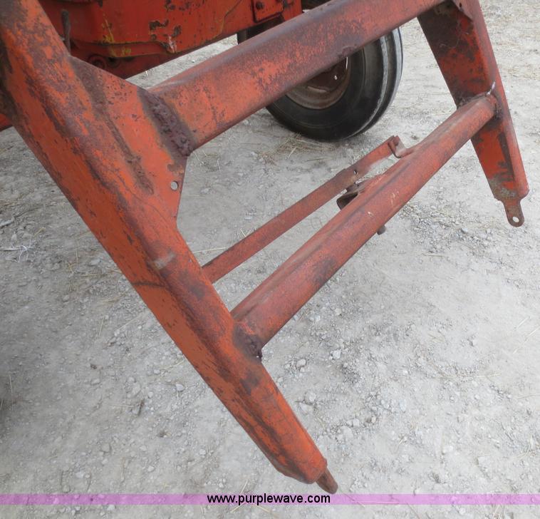 image for item F8214 1964 Allis Chalmers D19 tractor