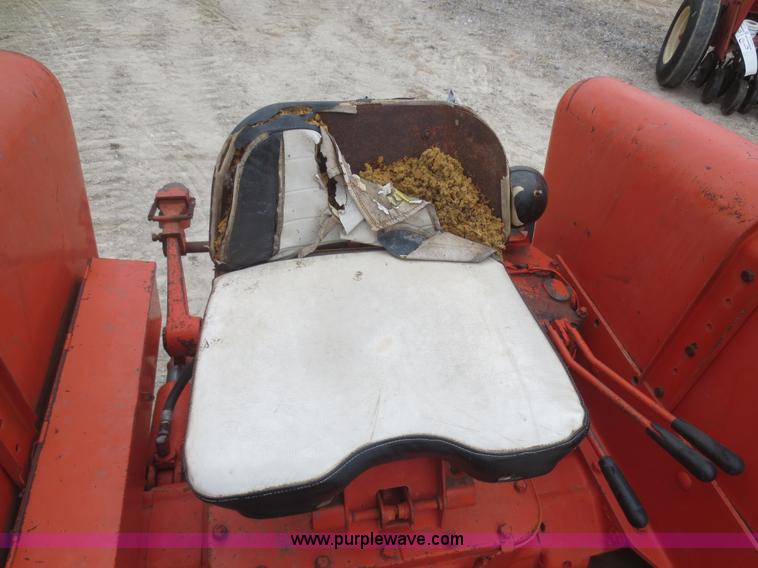 image for item F8214 1964 Allis Chalmers D19 tractor