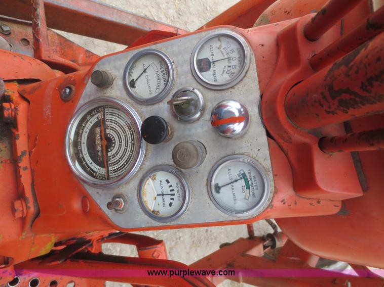image for item F8214 1964 Allis Chalmers D19 tractor