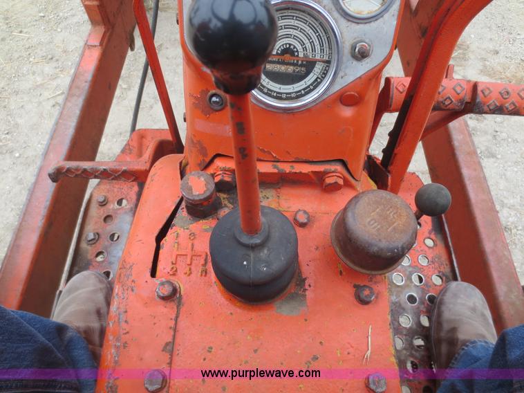 image for item F8214 1964 Allis Chalmers D19 tractor