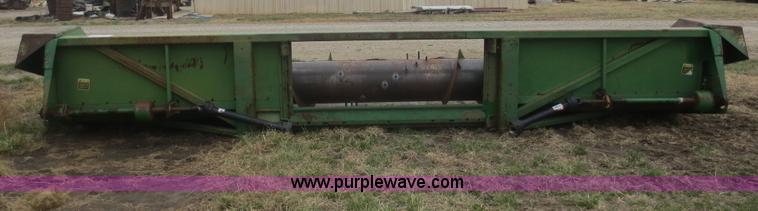 image for item F8217 John Deere 653 header