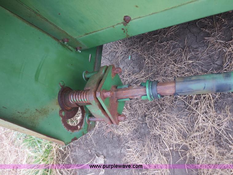 image for item F8217 John Deere 653 header