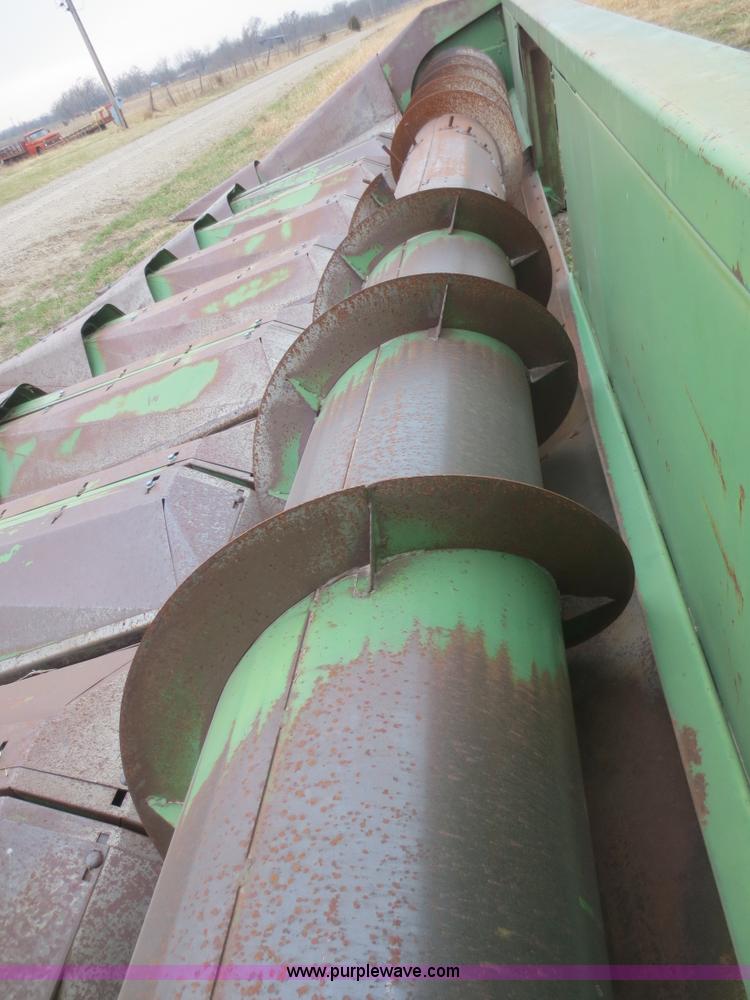 image for item F8217 John Deere 653 header