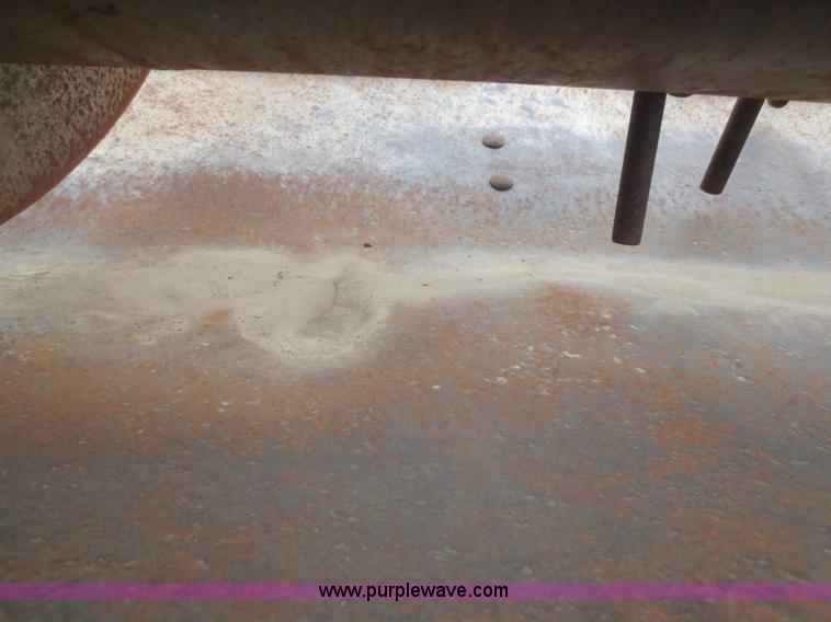 image for item F8217 John Deere 653 header