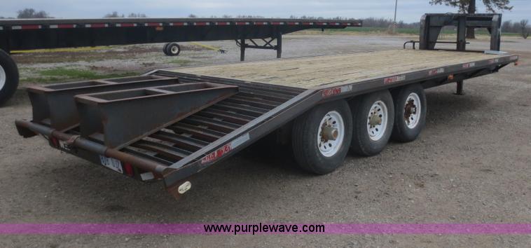 image for item F8222 1994 W-W triple axle gooseneck trailer