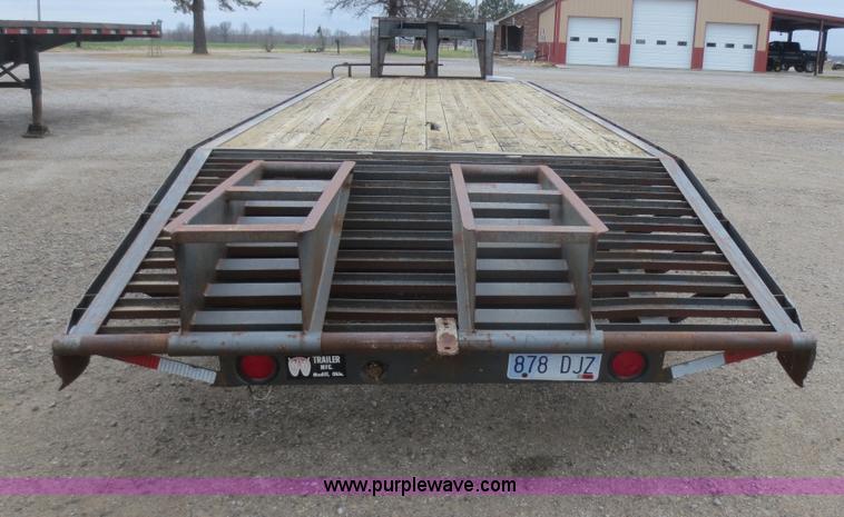 image for item F8222 1994 W-W triple axle gooseneck trailer