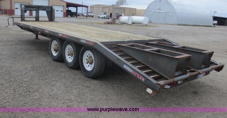 image for item F8222 1994 W-W triple axle gooseneck trailer