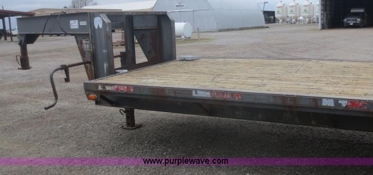 image for item F8222 1994 W-W triple axle gooseneck trailer