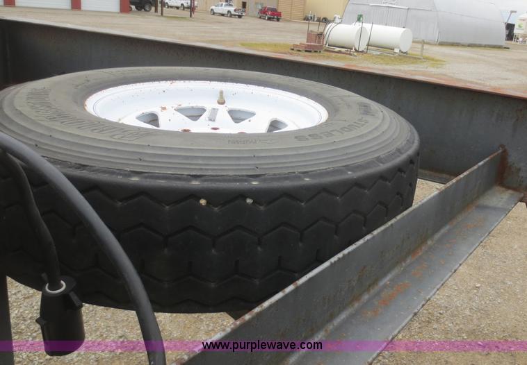 image for item F8222 1994 W-W triple axle gooseneck trailer