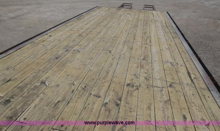 image for item F8222 1994 W-W triple axle gooseneck trailer