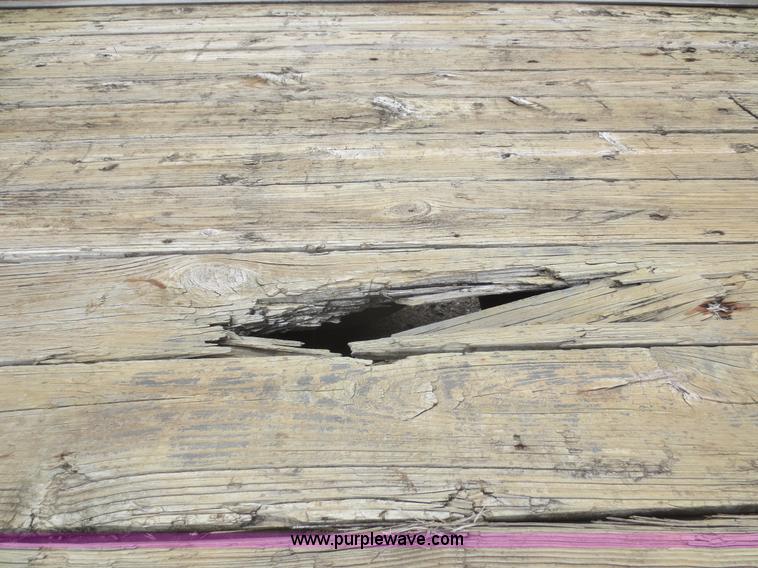 image for item F8222 1994 W-W triple axle gooseneck trailer