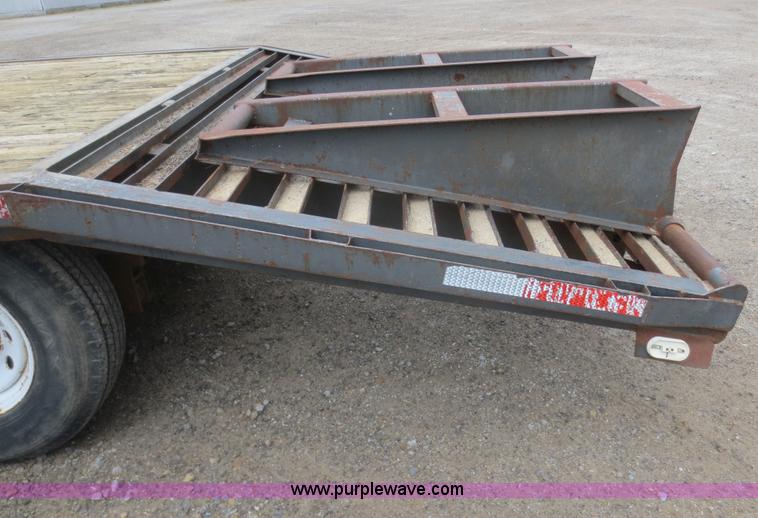 image for item F8222 1994 W-W triple axle gooseneck trailer