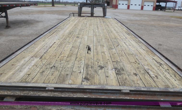 image for item F8222 1994 W-W triple axle gooseneck trailer