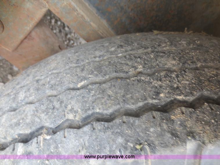 image for item F8222 1994 W-W triple axle gooseneck trailer