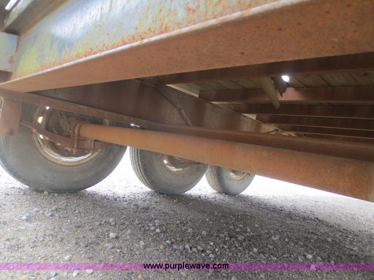 image for item F8222 1994 W-W triple axle gooseneck trailer
