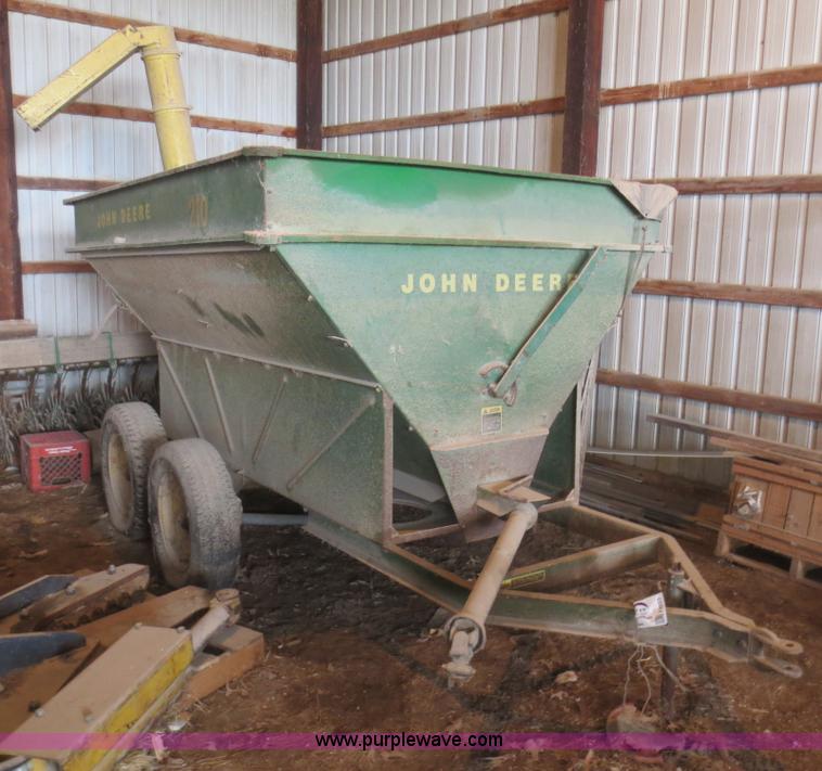 image for item F8223 John Deere 210 grain cart