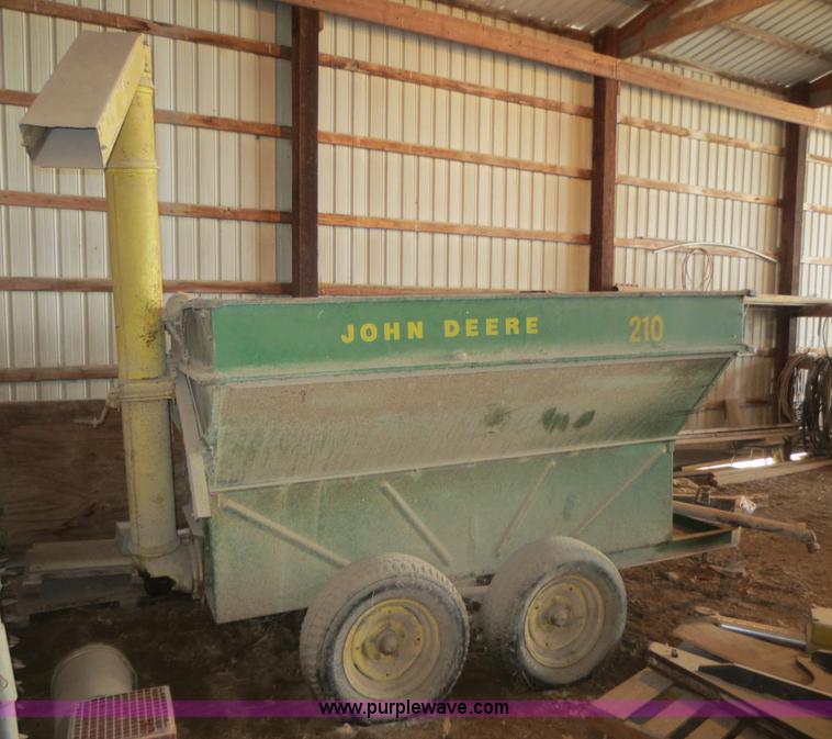 image for item F8223 John Deere 210 grain cart