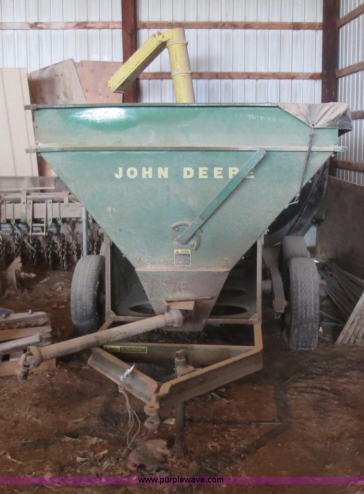 image for item F8223 John Deere 210 grain cart