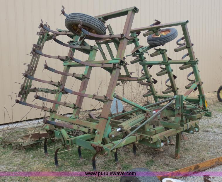 image for item F8224 John Deere 960 field cultivator