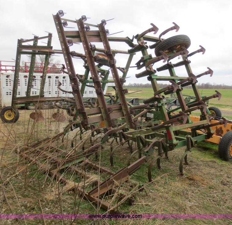 image for item F8224 John Deere 960 field cultivator