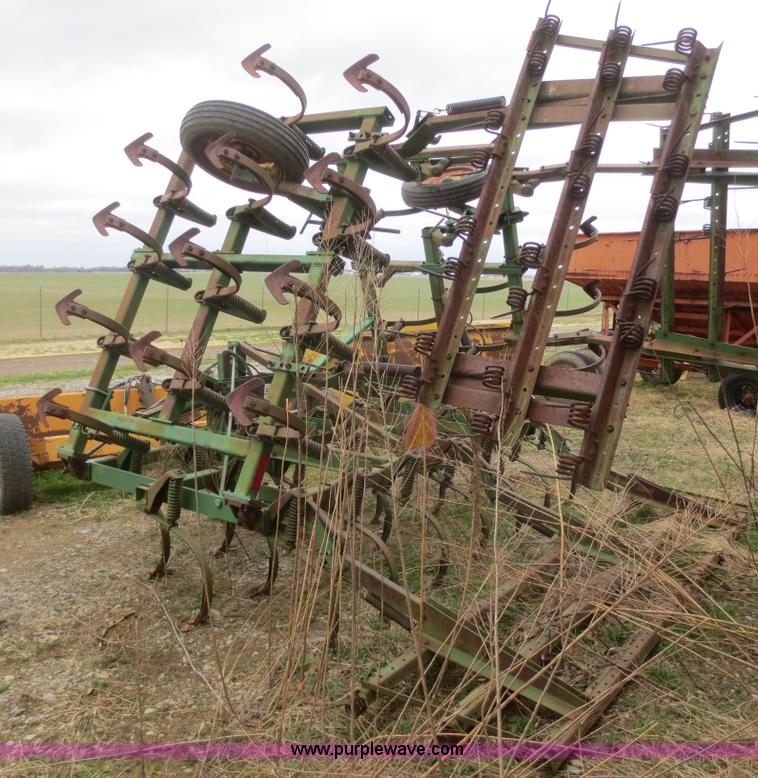 image for item F8224 John Deere 960 field cultivator