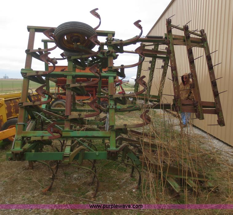 image for item F8224 John Deere 960 field cultivator