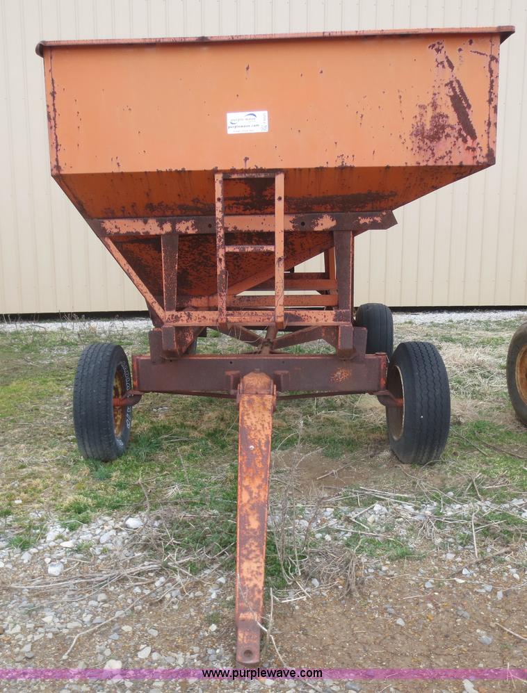 Bradford 10 ton gravity feed wagon in Galena, KS Item F8225 sold