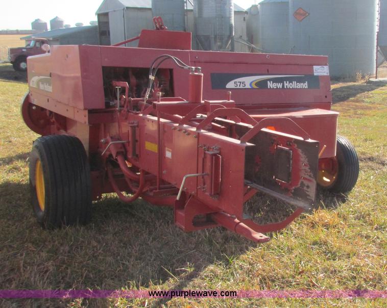 image for item G4399 2007 New Holland 575 small square baler
