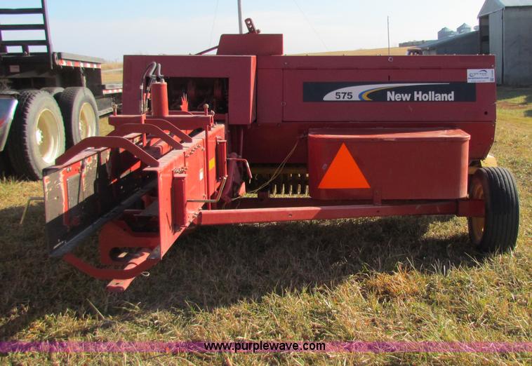 image for item G4399 2007 New Holland 575 small square baler