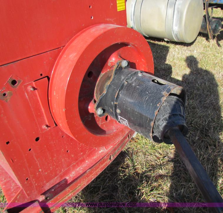 image for item G4399 2007 New Holland 575 small square baler