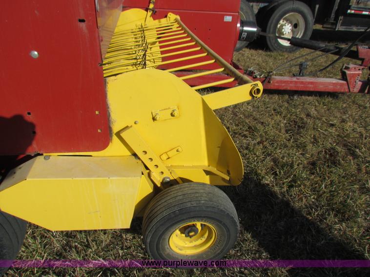 image for item G4399 2007 New Holland 575 small square baler