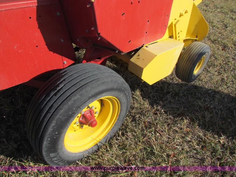 image for item G4399 2007 New Holland 575 small square baler