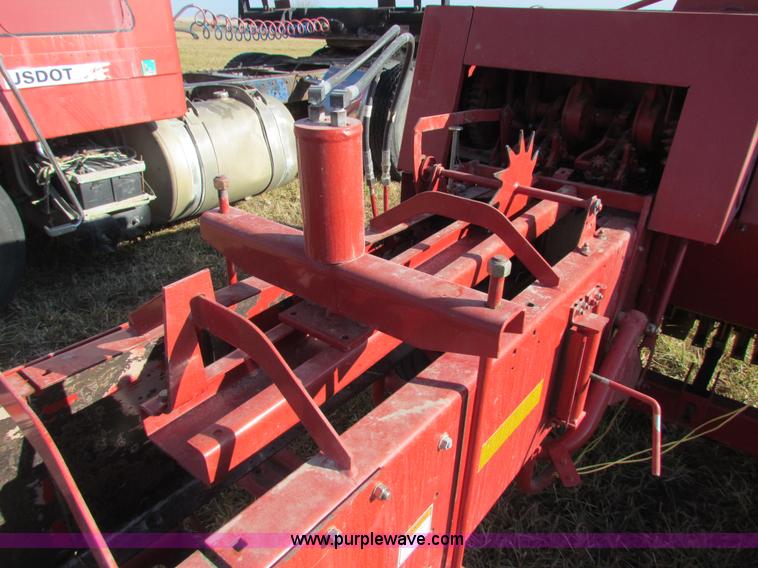 image for item G4399 2007 New Holland 575 small square baler