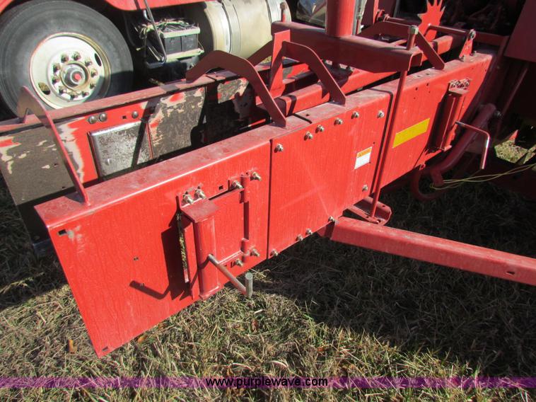 image for item G4399 2007 New Holland 575 small square baler