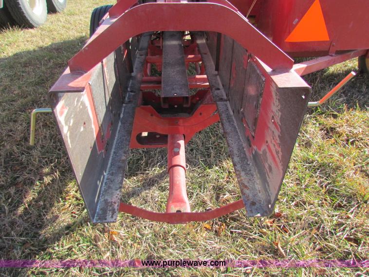 image for item G4399 2007 New Holland 575 small square baler